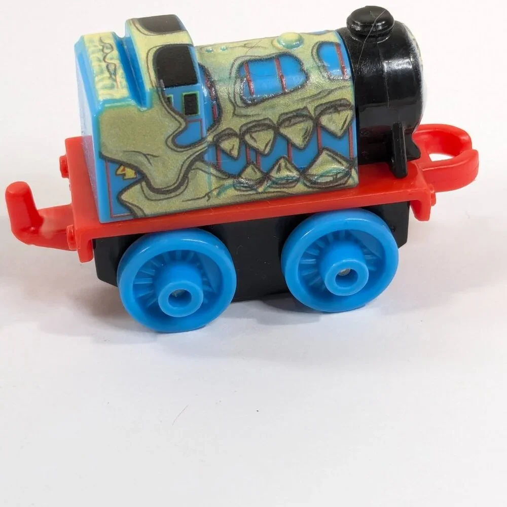 Thomas & Friends train mini Dino Gordon #607 dinosaur skeleton blue‎ spooky toy